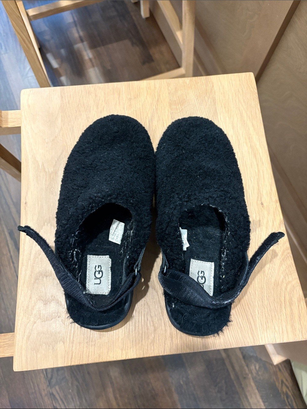 UGG Lanah Black Fuzzy Slip-On Clog Women Sz 7